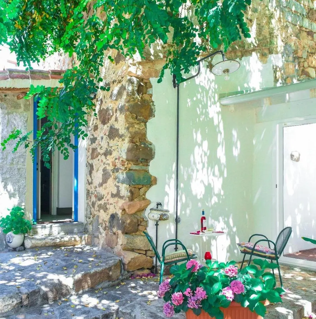 בארי סארדו La Corte Del Carrubo & Spa